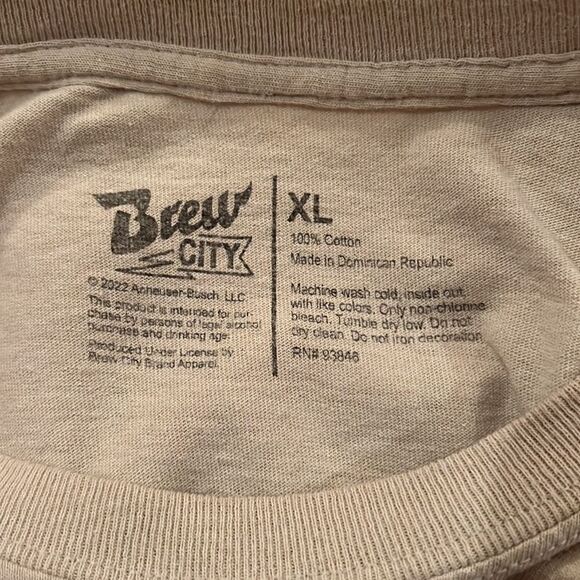 Perfect Condition!! Budweiser Beer Cropped T-Shirt - Picture 4 of 4